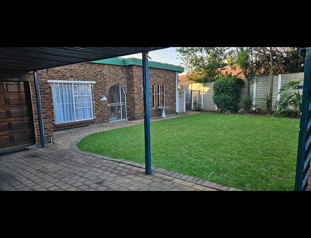 4 BEDROOM FREESTANDING FOR SALE IN SUNAIR PARK